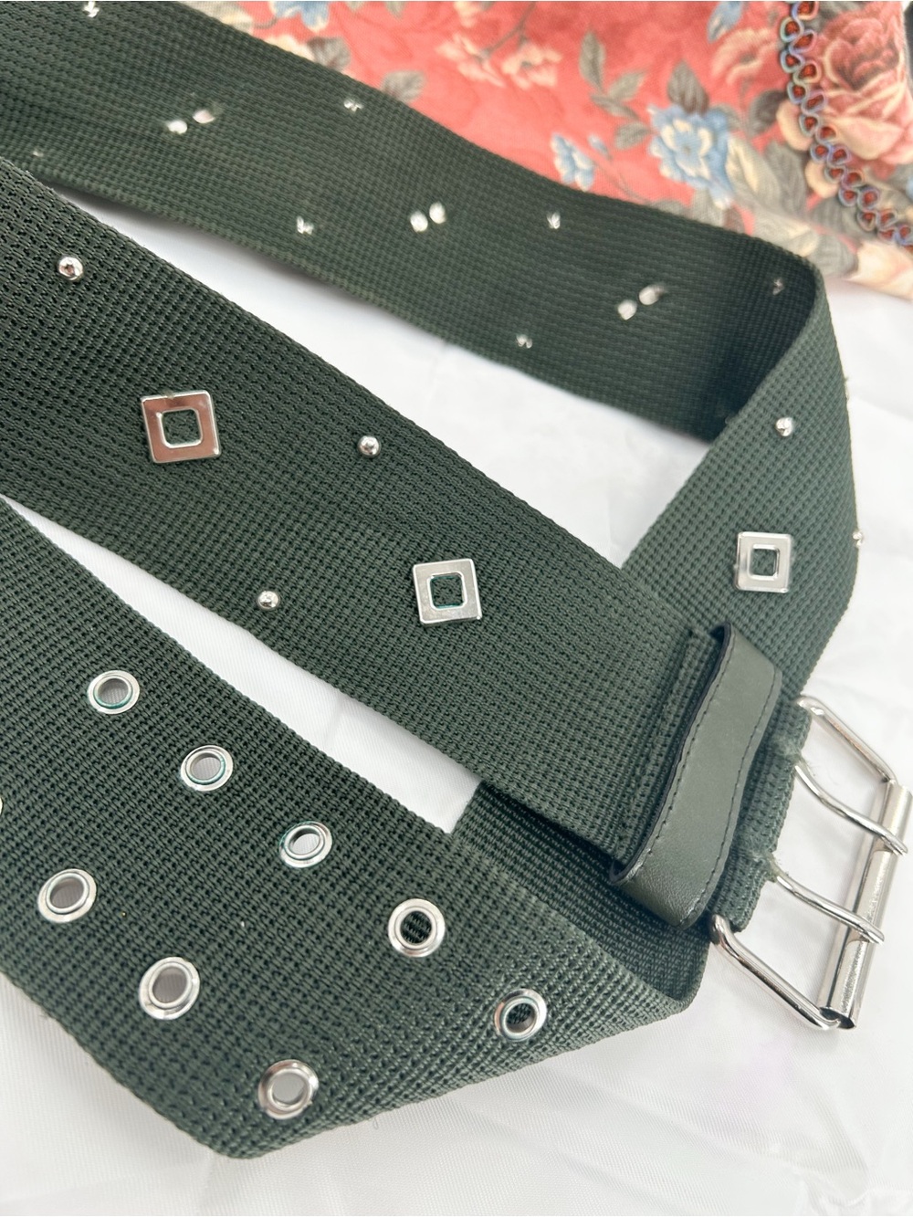 Y2K Vintage Chunky Grommet Belt